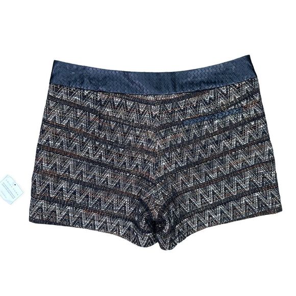 Trina Turk Borrego Tweed Gathering Short - Size 2 - Picture 5 of 6